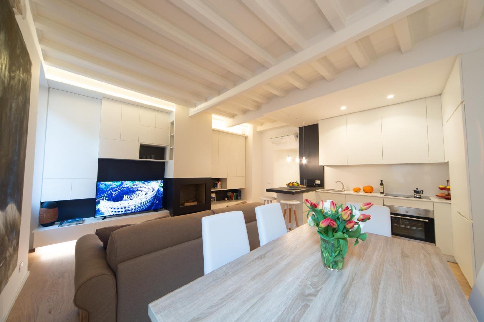 Apartment Banchi Nuovi, Modern And Cozy Rom