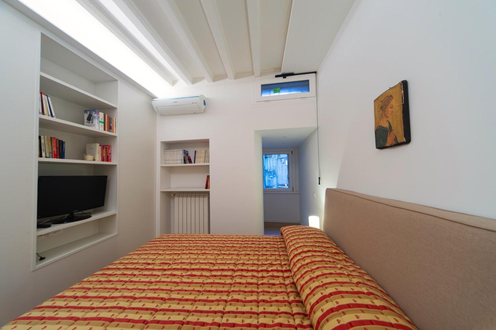 Apartment Banchi Nuovi, Modern And Cozy *